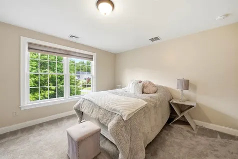 25 Ticklefancy Lane Salem NH 03079