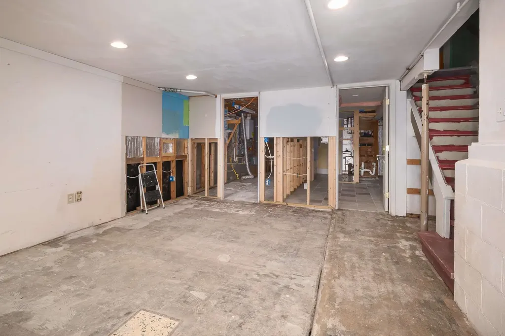9 Busdick Drive Kittery ME 03904