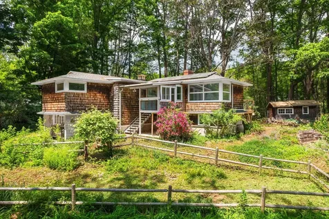 9 Busdick Drive Kittery ME 03904