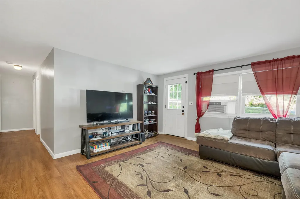 83 Hurricane Road Belmont NH 03220