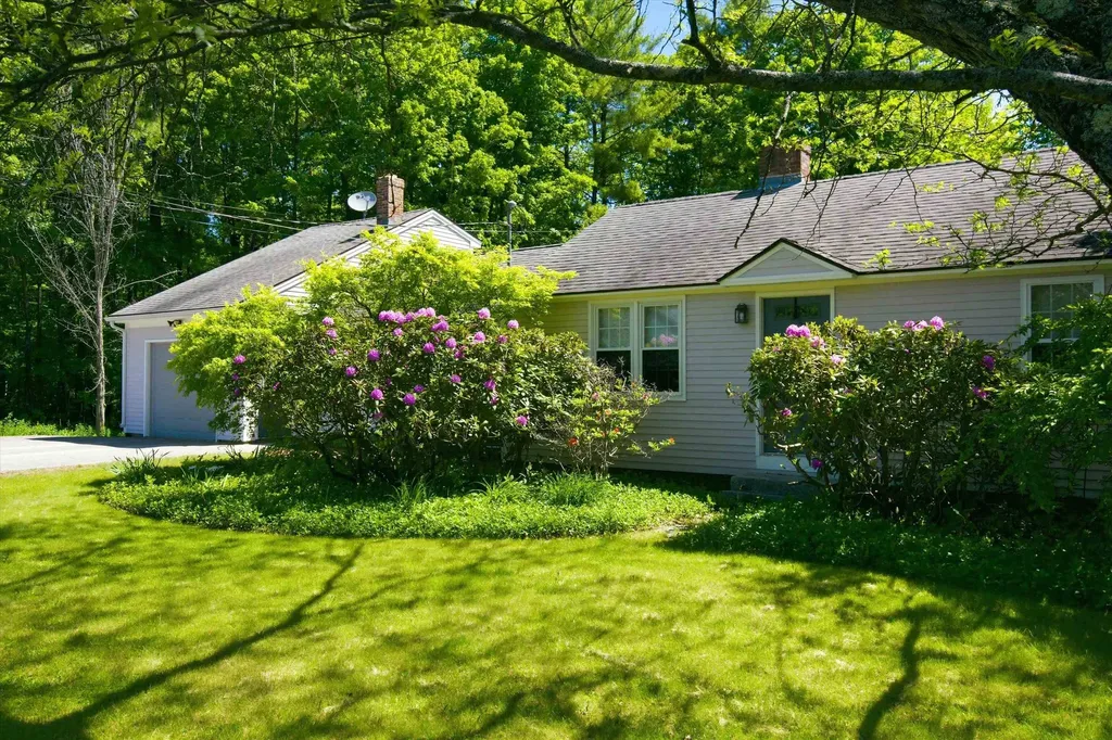 221 School Street Tilton NH 03276