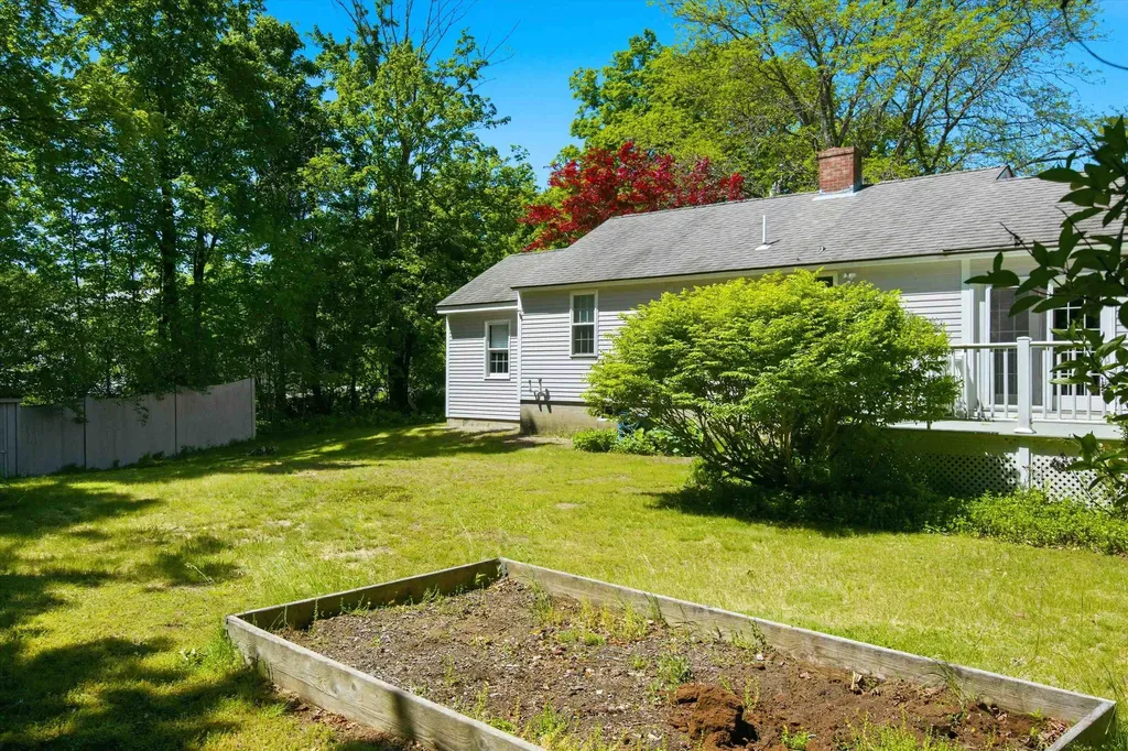 221 School Street Tilton NH 03276