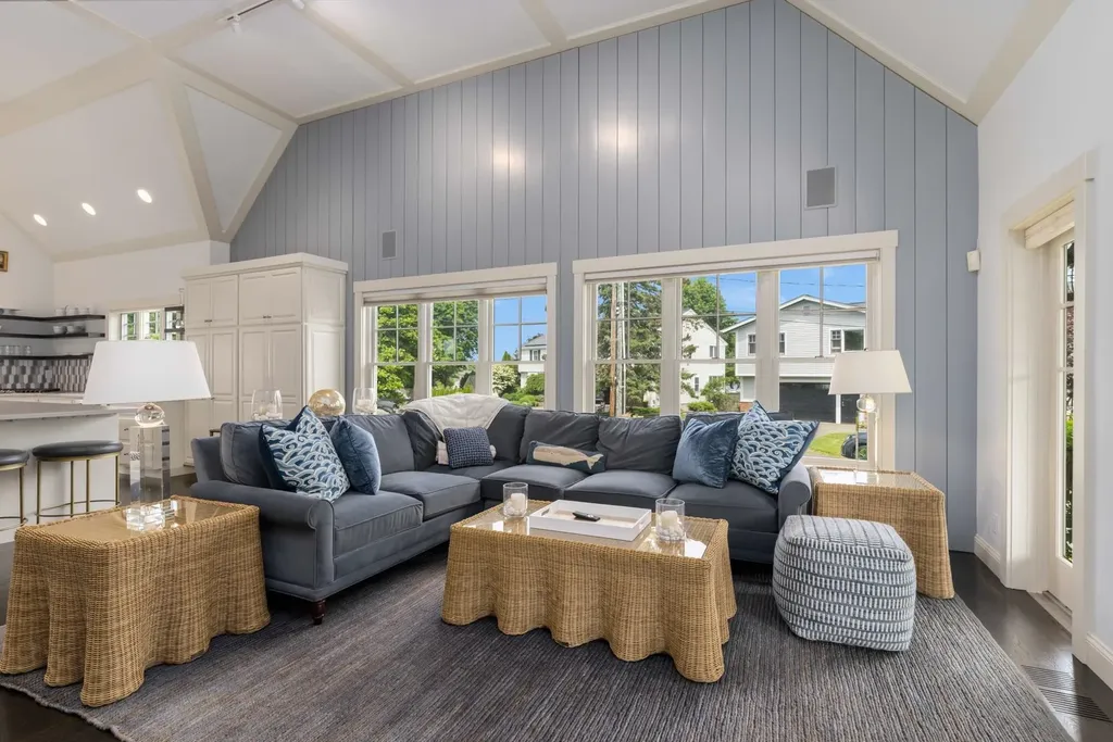 31 Pleasant Point Drive Portsmouth NH 03801