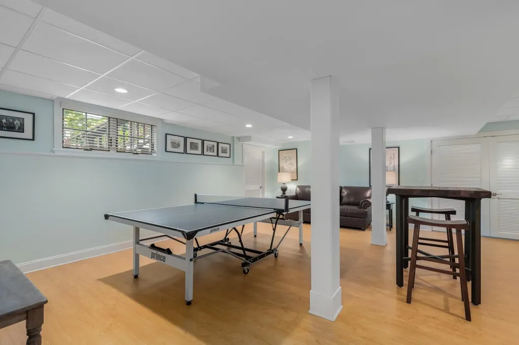 31 Pleasant Point Drive Portsmouth NH 03801