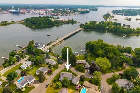 31 Pleasant Point Drive Portsmouth NH 03801