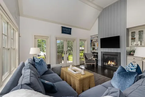 31 Pleasant Point Drive Portsmouth NH 03801