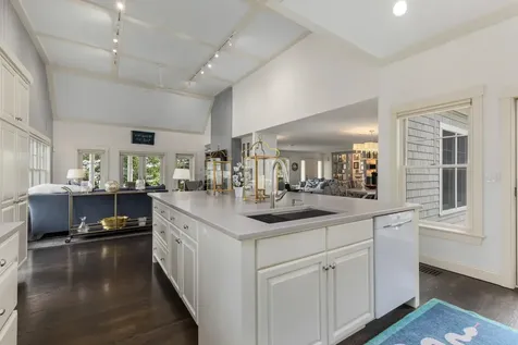 31 Pleasant Point Drive Portsmouth NH 03801