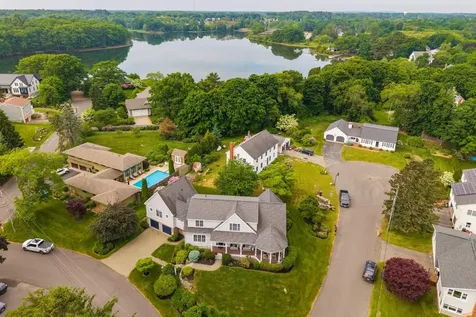 31 Pleasant Point Drive Portsmouth NH 03801