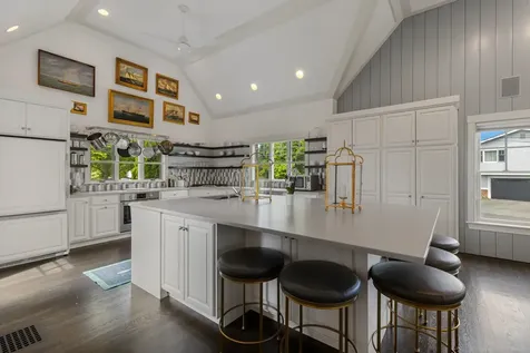 31 Pleasant Point Drive Portsmouth NH 03801