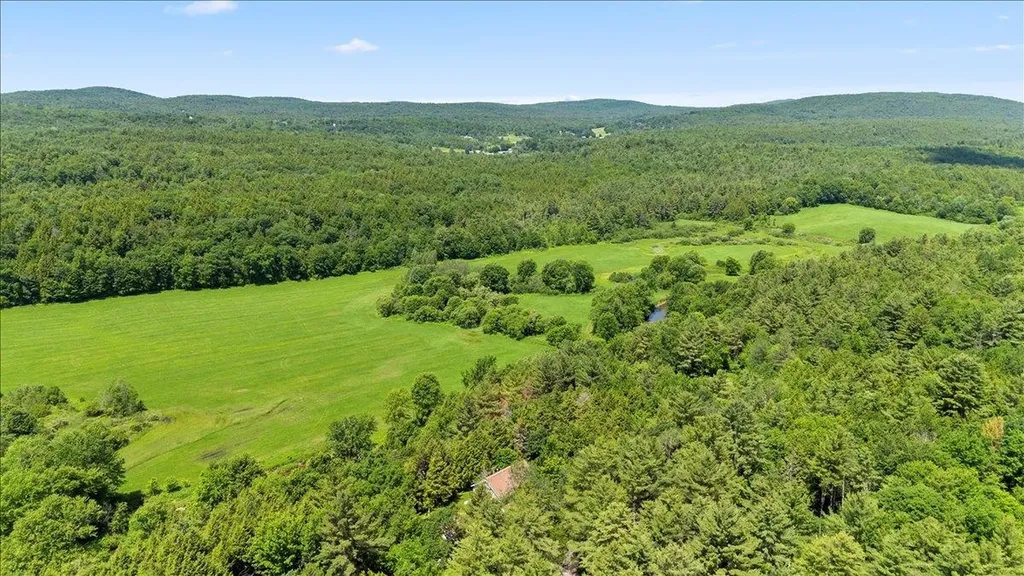 10 Castle Hill Lane Westford VT 05494