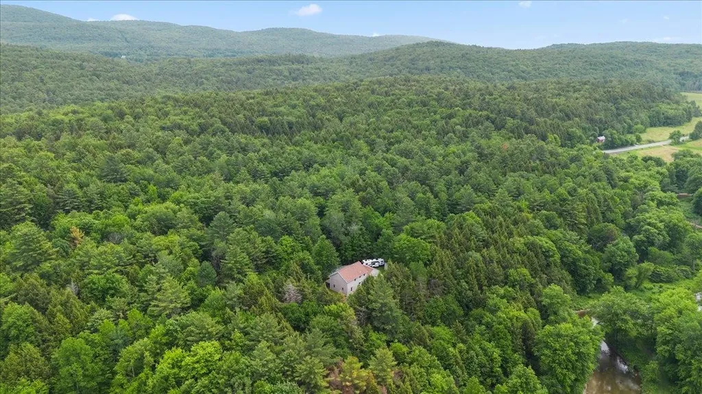10 Castle Hill Lane Westford VT 05494