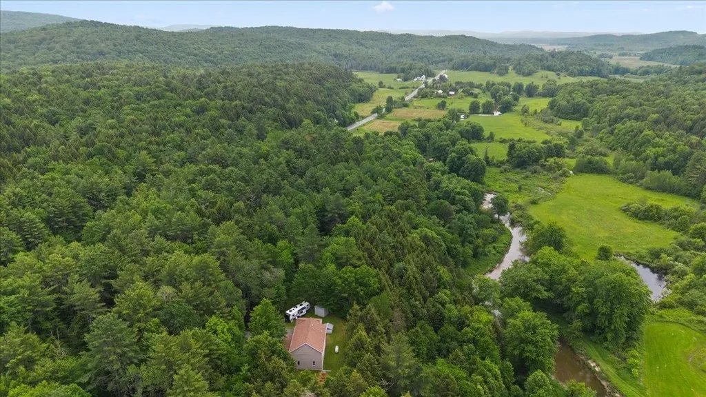 10 Castle Hill Lane Westford VT 05494