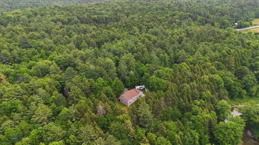 10 Castle Hill Lane Westford VT 05494