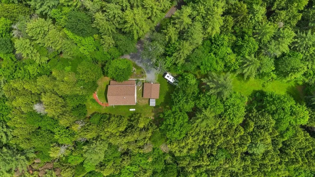 10 Castle Hill Lane Westford VT 05494