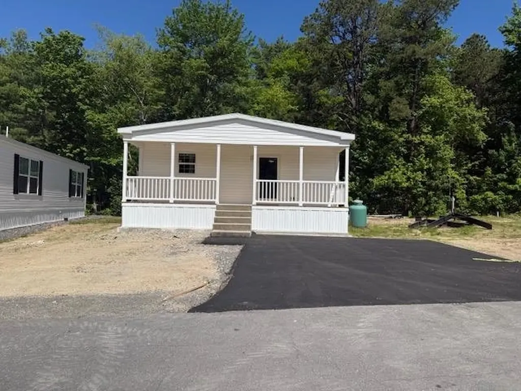 70 Norwich Place Londonderry NH 03053
