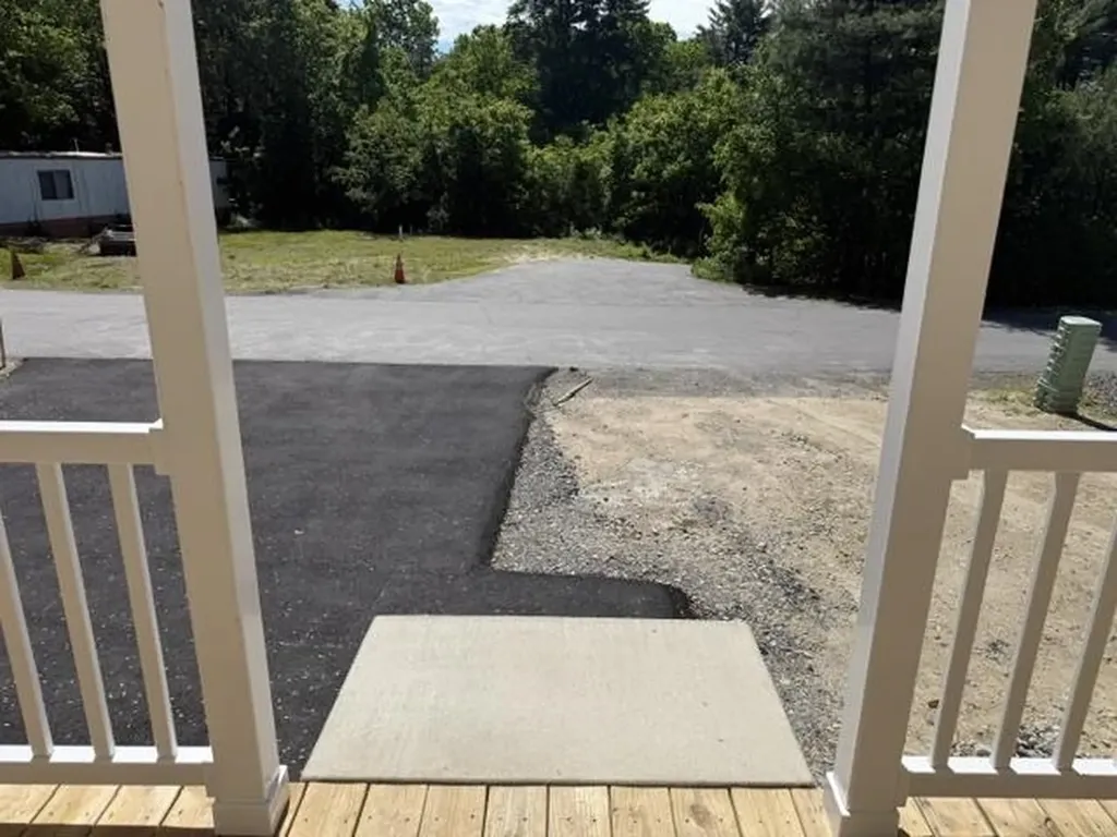 70 Norwich Place Londonderry NH 03053