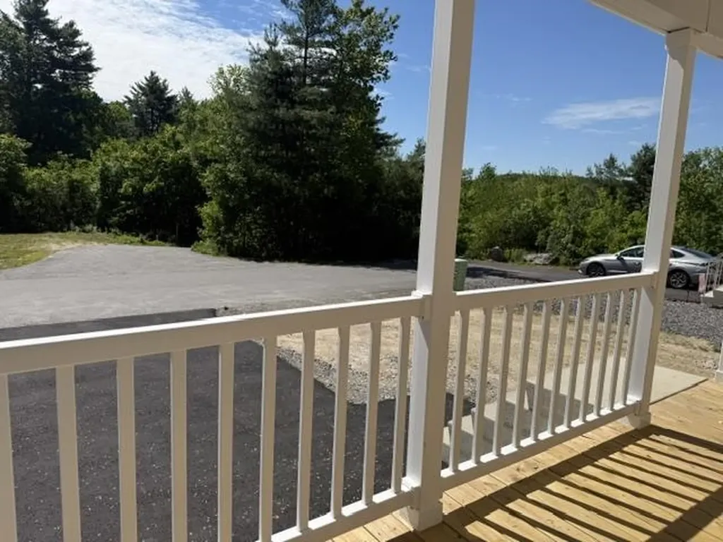 70 Norwich Place Londonderry NH 03053