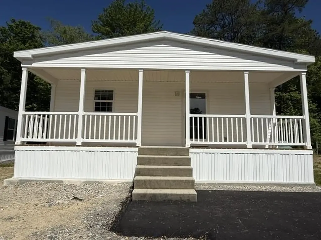 70 Norwich Place Londonderry NH 03053