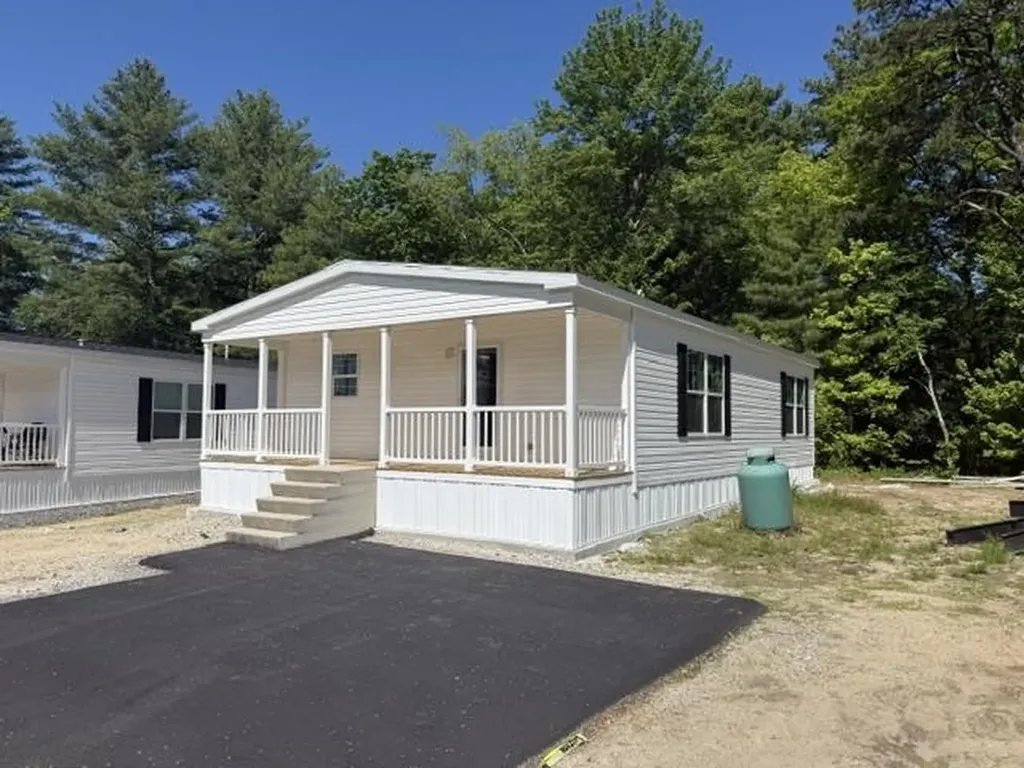 70 Norwich Place Londonderry NH 03053