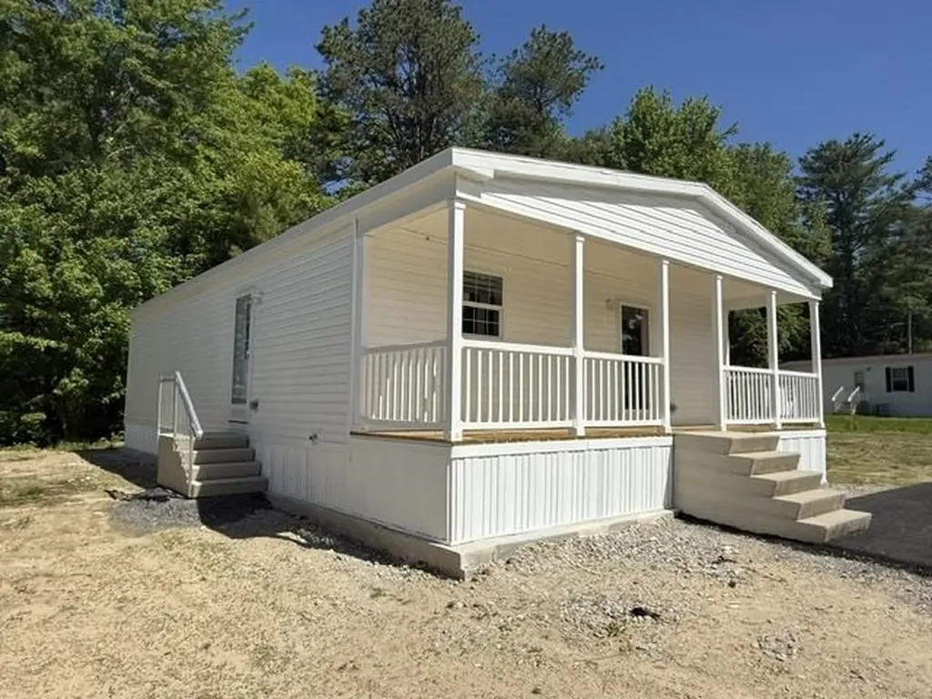 70 Norwich Place Londonderry NH 03053