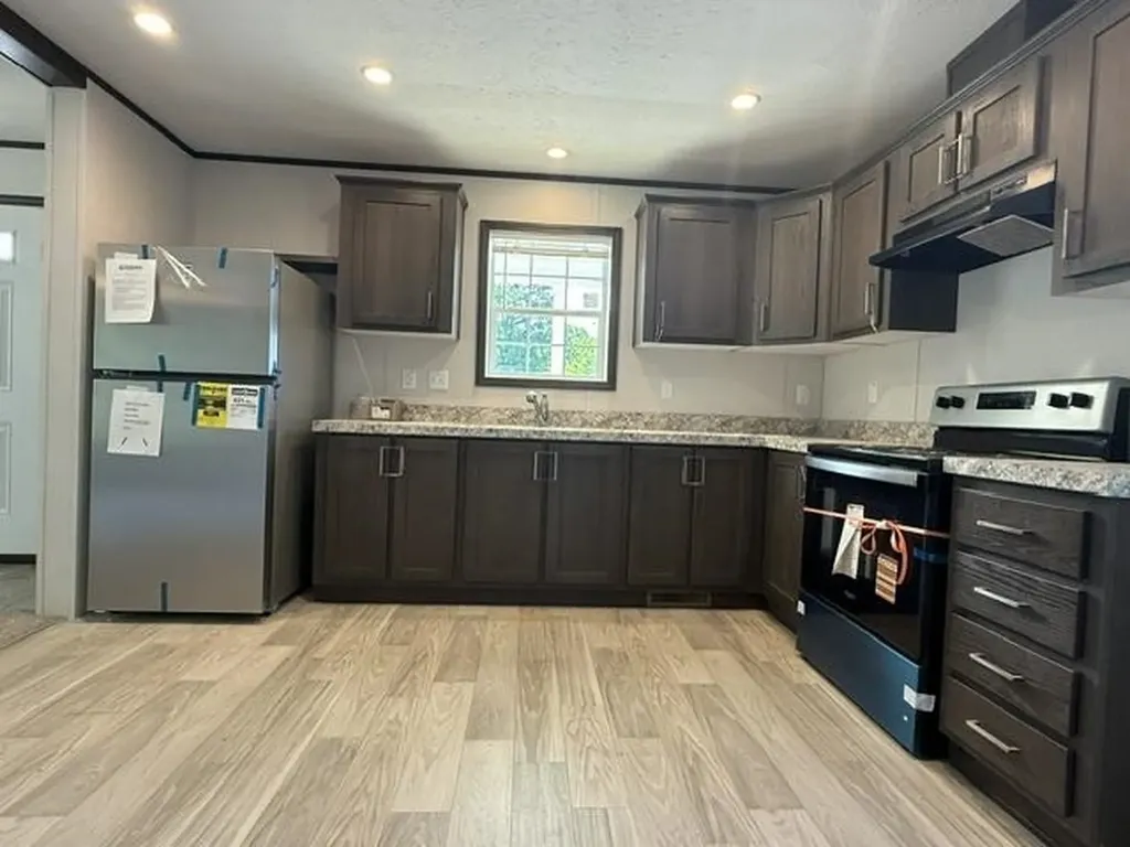 70 Norwich Place Londonderry NH 03053