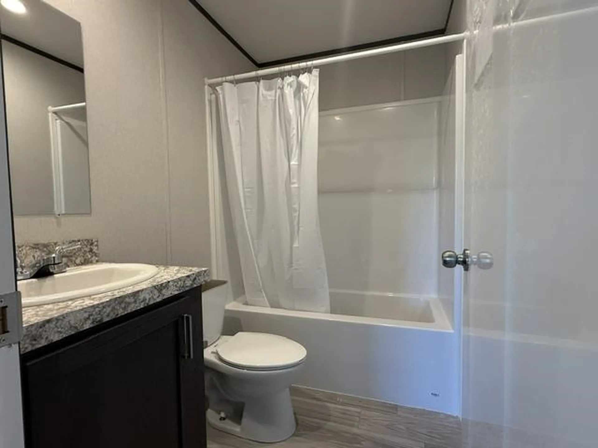 70 Norwich Place Londonderry NH 03053