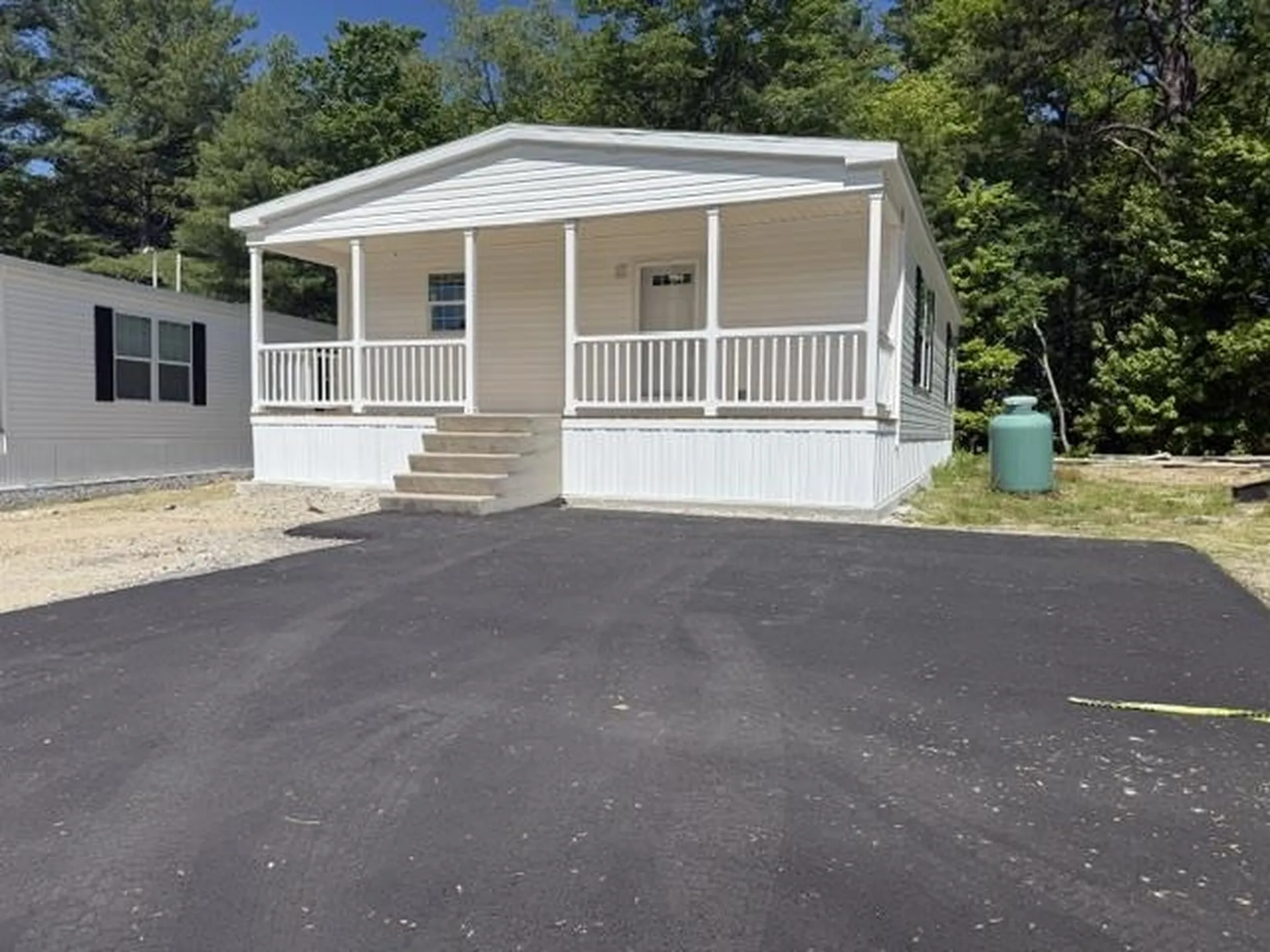 70 Norwich Place Londonderry NH 03053
