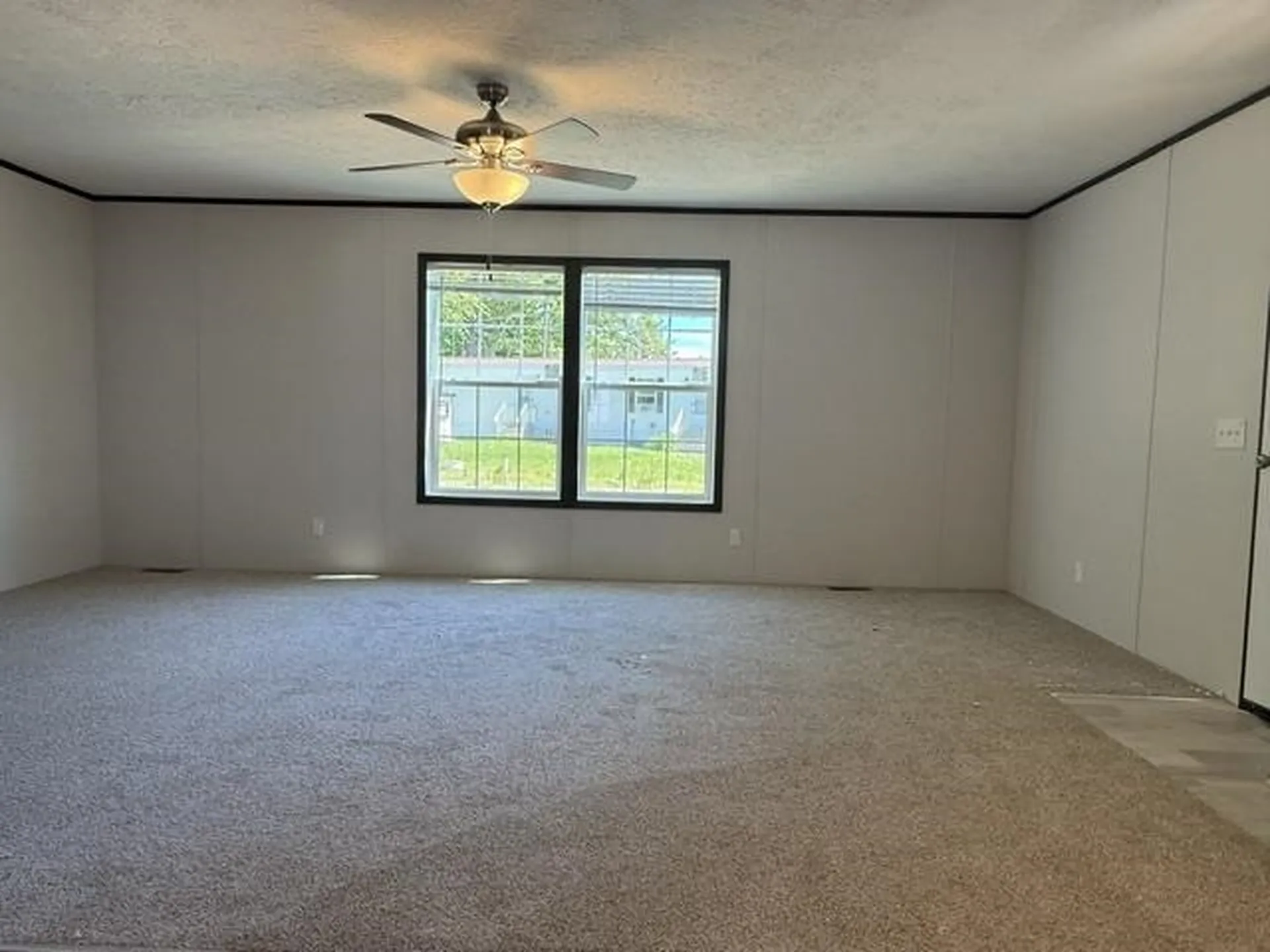 70 Norwich Place Londonderry NH 03053
