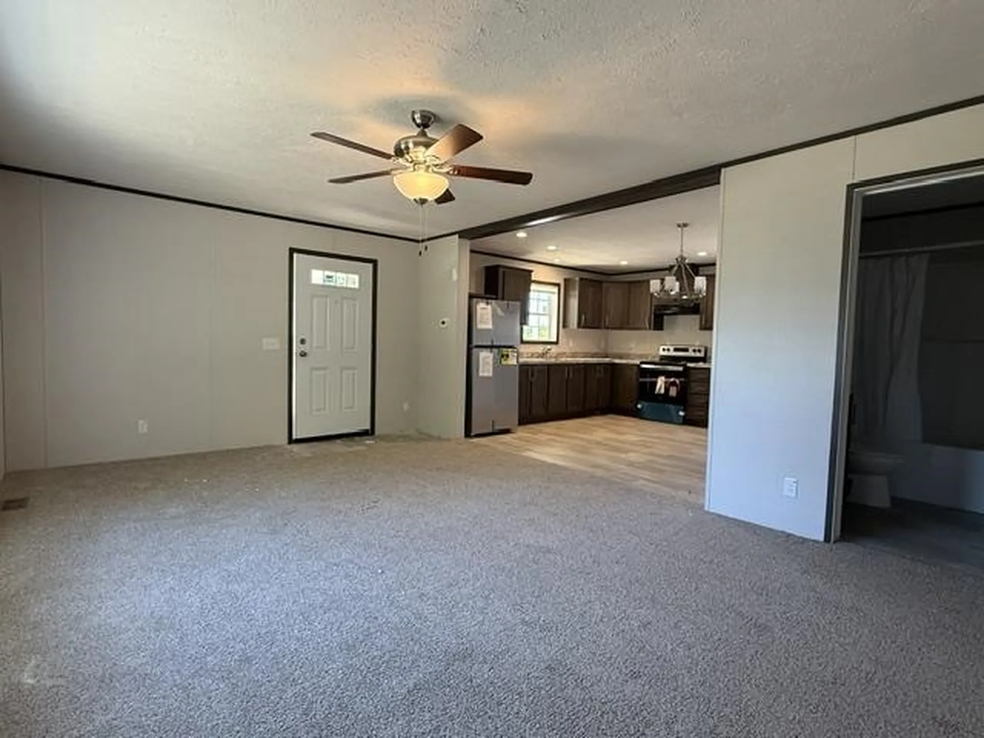 70 Norwich Place Londonderry NH 03053