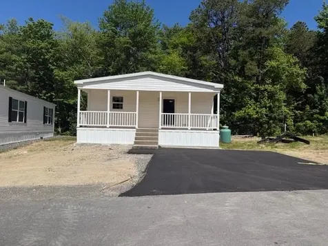 70 Norwich Place Londonderry NH 03053