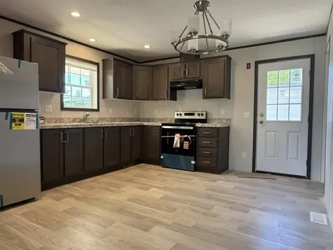 70 Norwich Place Londonderry NH 03053