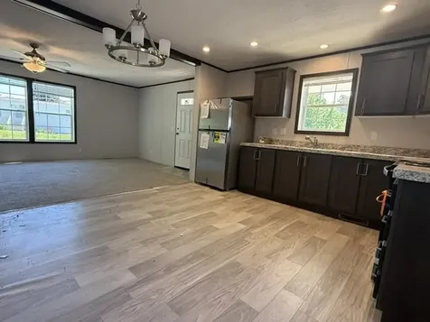 70 Norwich Place Londonderry NH 03053