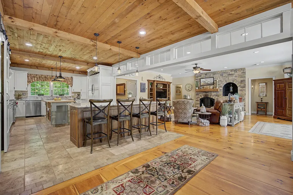 93 Wells Village Road Chester NH 03036