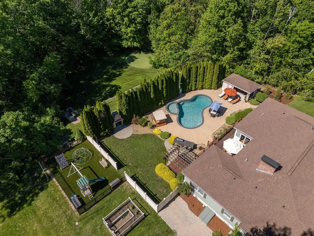 93 Wells Village Road Chester NH 03036