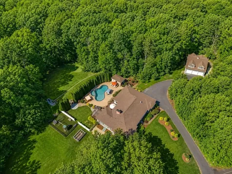 93 Wells Village Road Chester NH 03036