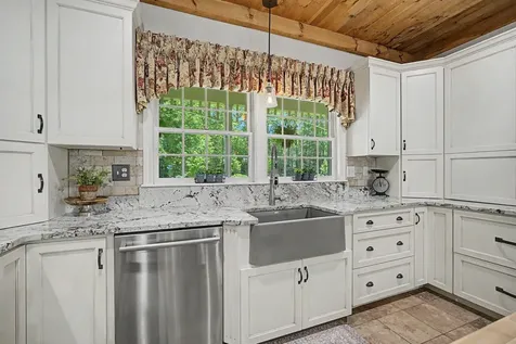 93 Wells Village Road Chester NH 03036