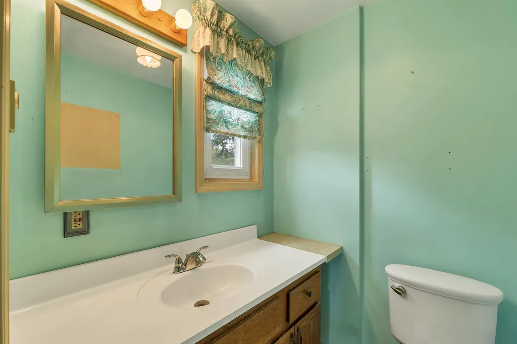 244 Pine Street Laconia NH 03246