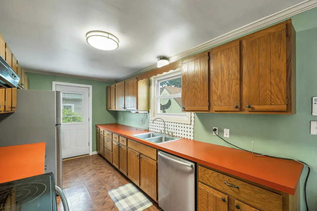 244 Pine Street Laconia NH 03246