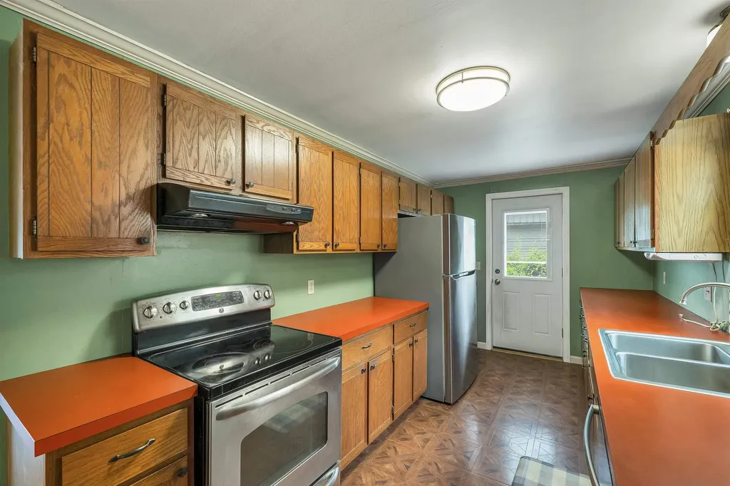 244 Pine Street Laconia NH 03246