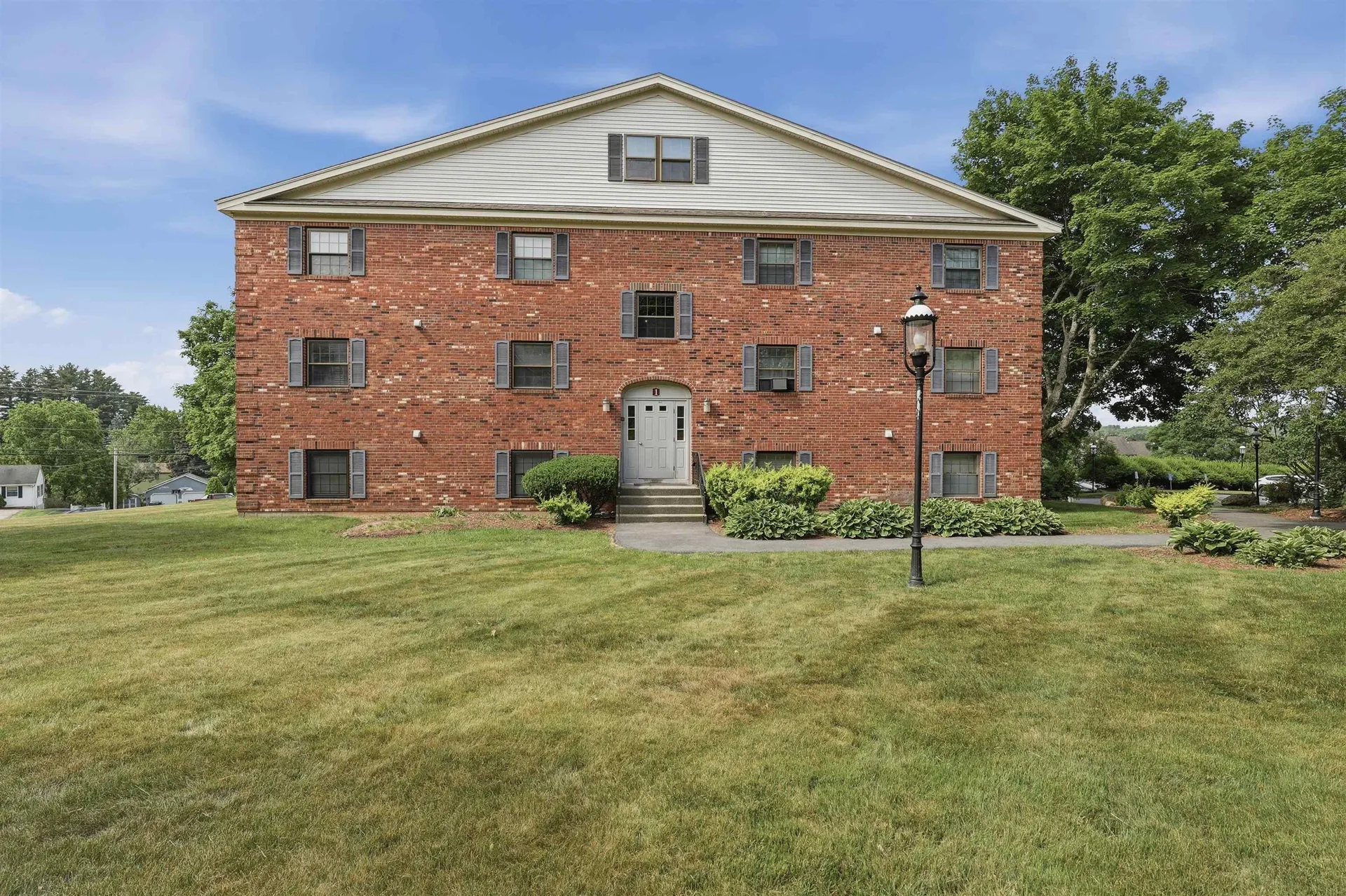 1 Bristol Court Derry NH 03038