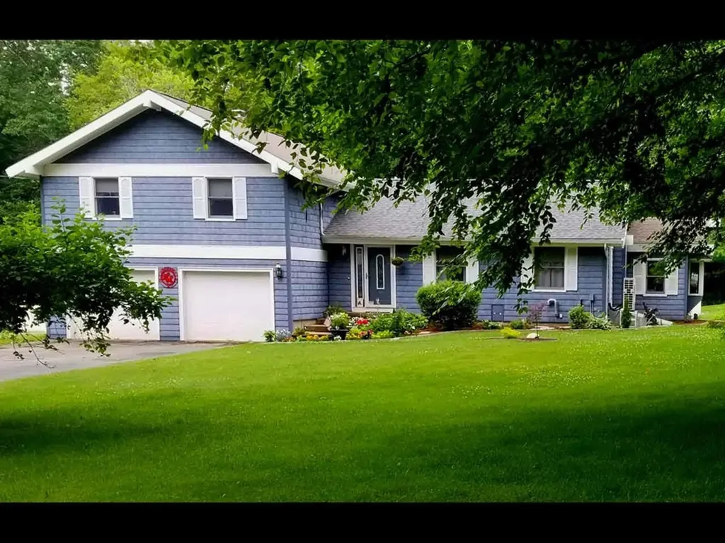 1 Whitneys Grove Derry NH 03038