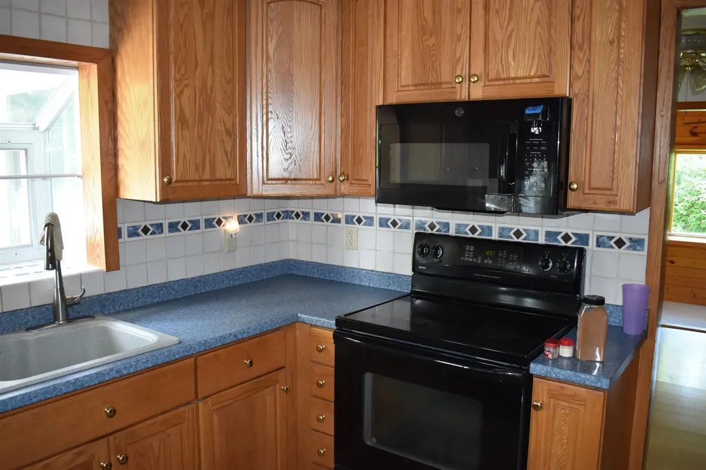1 Whitneys Cove Derry NH 03038