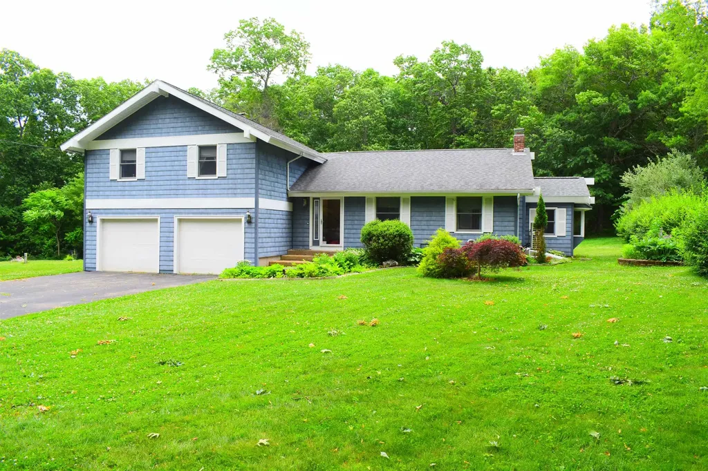 1 Whitneys Grove Derry NH 03038