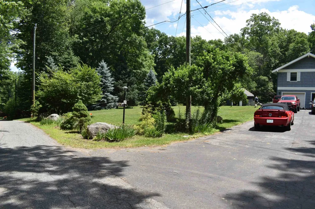 1 Whitneys Cove Derry NH 03038