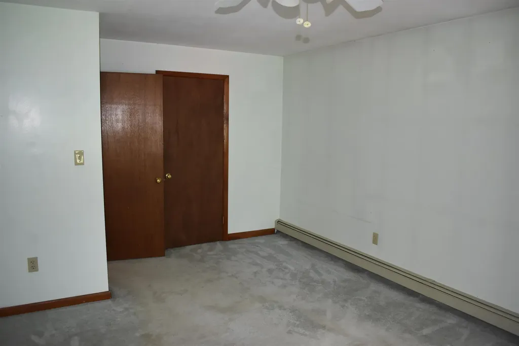 1 Whitneys Cove Derry NH 03038