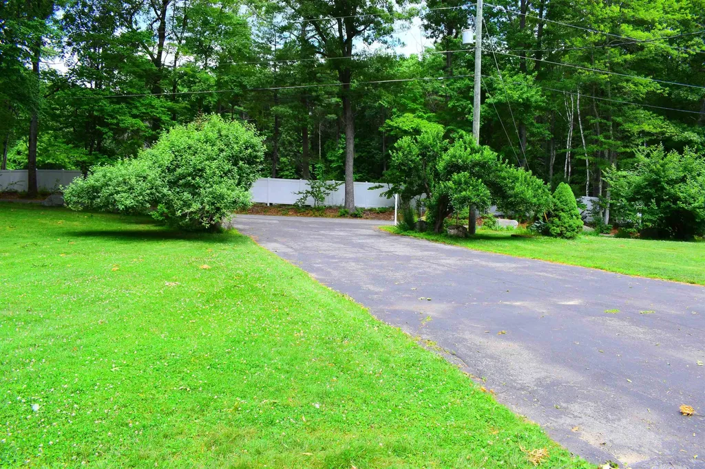 1 Whitneys Grove Derry NH 03038