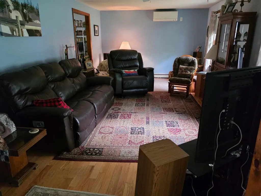 1 Whitneys Grove Derry NH 03038