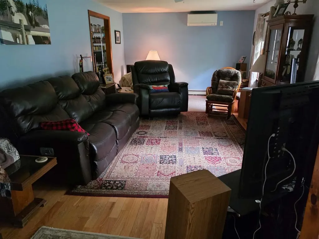 1 Whitneys Grove Derry NH 03038