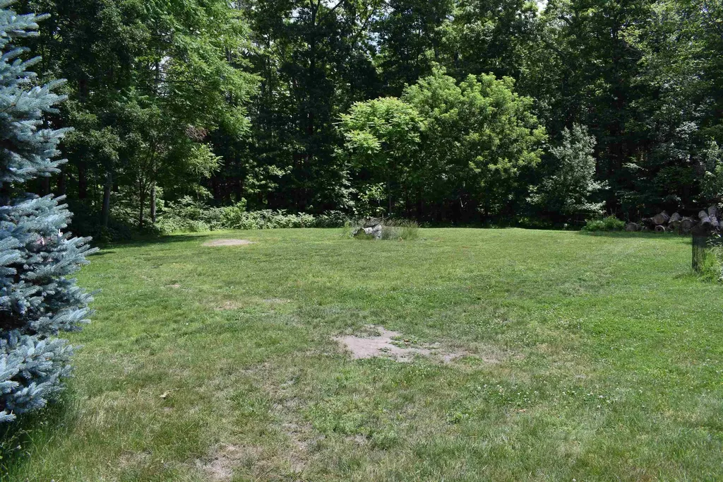 1 Whitneys Cove Derry NH 03038