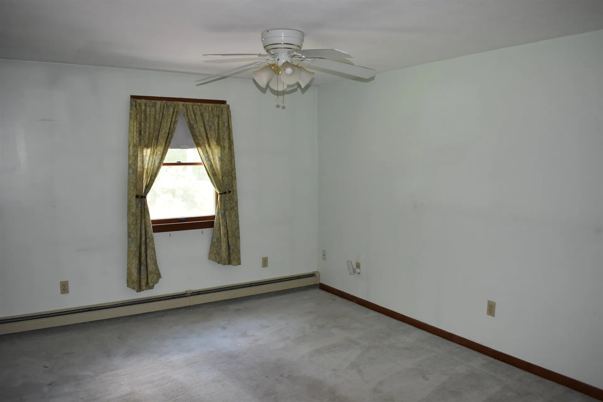 1 Whitneys Cove Derry NH 03038